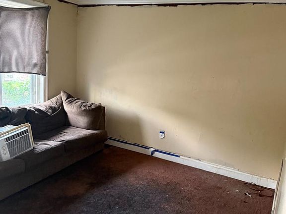 5th image of 13 Walnut St