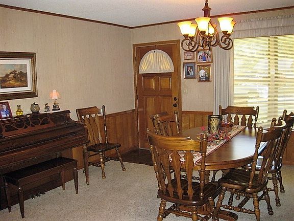 2nd image of 2815 Amberwood Dr
