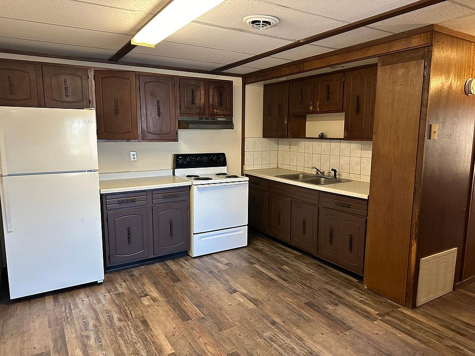 960 1st Ave, Chippewa Falls, WI 54729 Zillow