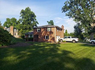 19 Crestview Dr, Radford, VA 24141