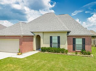 302 Country Lakes Trl, Rayne, LA 70578