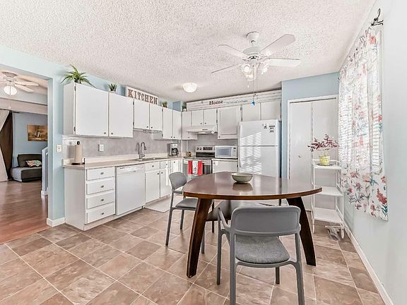 2nd image of 103-1555 Falconridge Dr NE #103