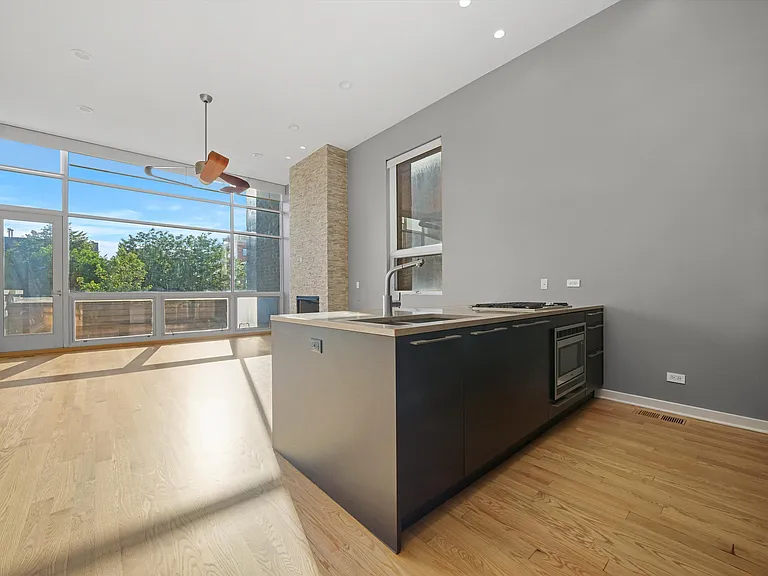 1541 N Bosworth Ave #PENTHOUSE — Photo 5