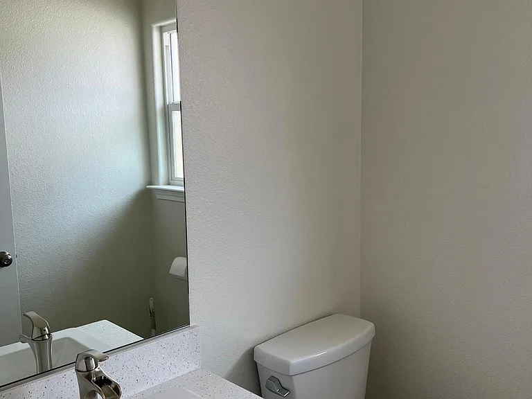 182 Newport Ave — Photo 10