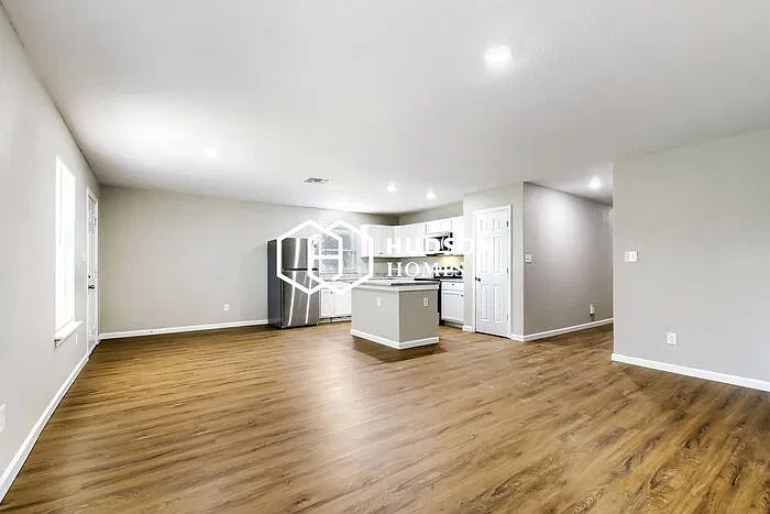 3 bed, 2.0 bath, 1298 sqft, $1,415 — Photo 4