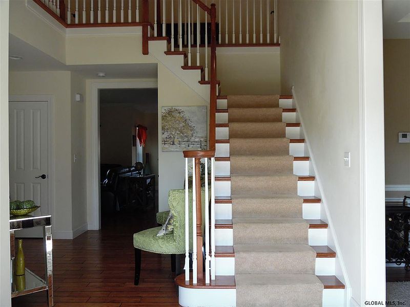 3rd image of 10 SPRING FARM Lane
