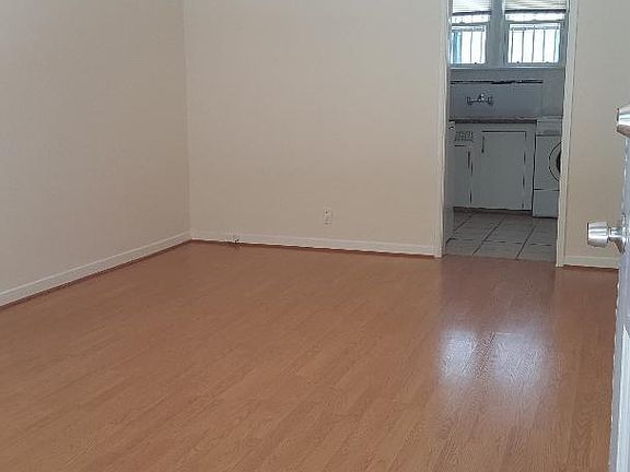 3rd image of 14156 Calvert St #56