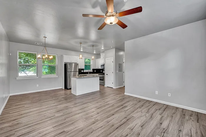 1138 N Blackwelder Ave #3 — Photo 8
