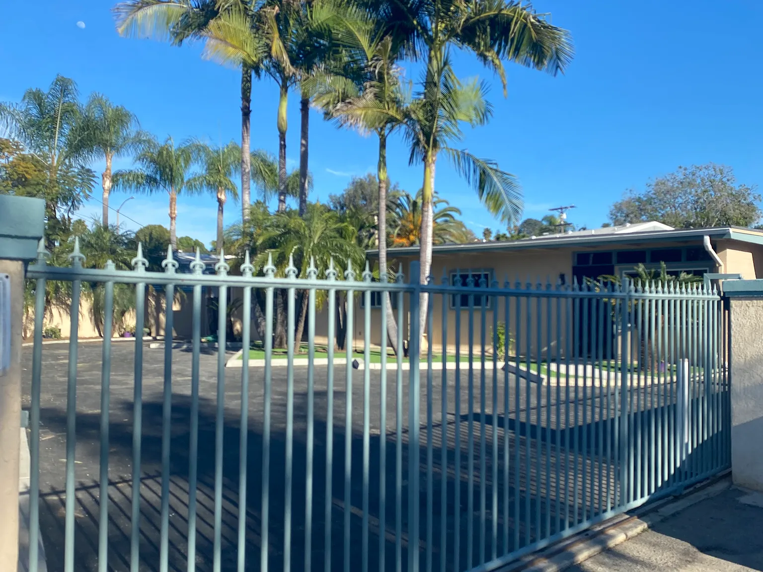 2 bed, 700 sqft, $2,800 — Photo 2