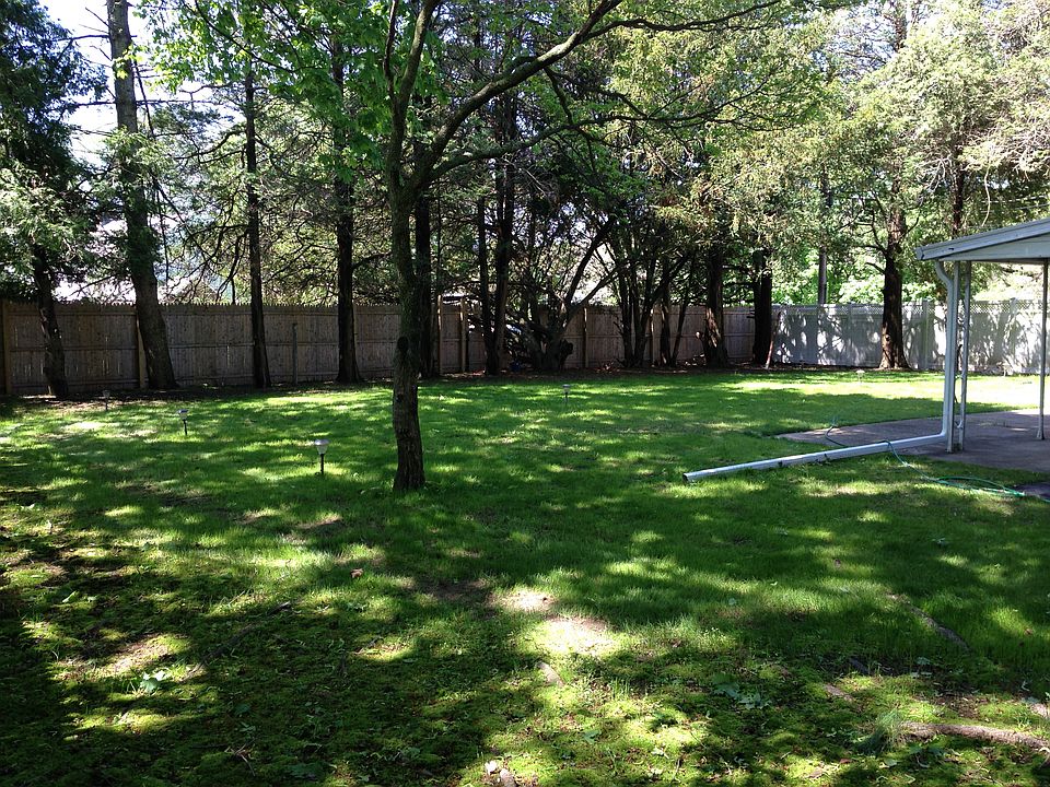 2nd image of 4 Arrowood Ln