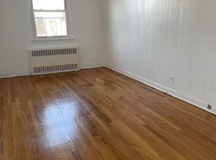 5920 156th St #3, Flushing, NY 11355