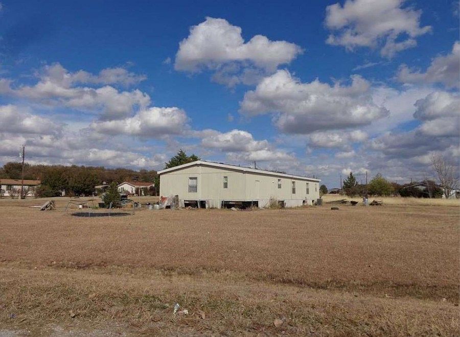 2nd image of 210 Chapel Hill Ln