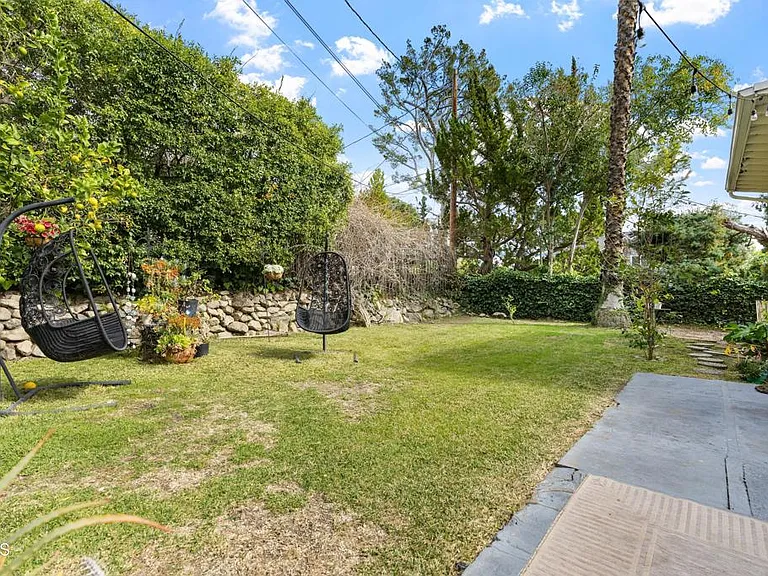 3323 Reta St — Photo 3
