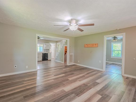 3rd image of 7775 Smiths Grove Scottsville Rd