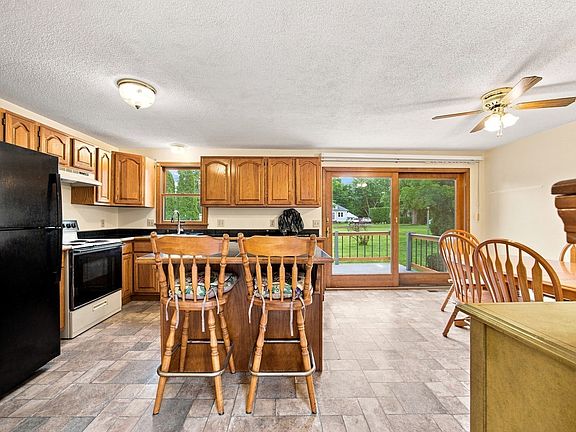 5th image of 10 Mountainview St