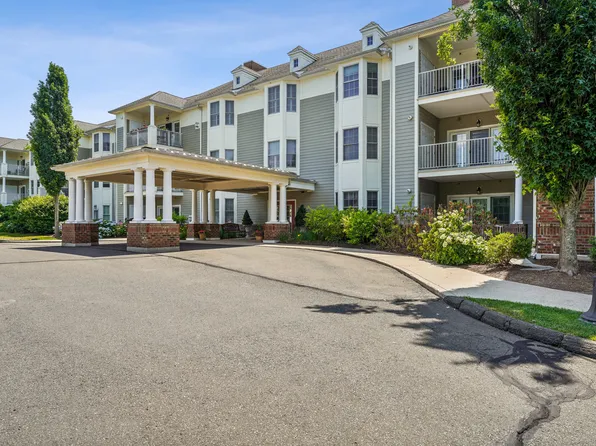 25 Cassandra Boulevard #109, West Hartford, CT 06107