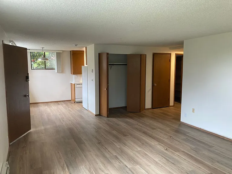 6549 California Ave SW — Photo 22