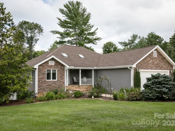 85 Hillcrest Dr, Weaverville, NC 28787