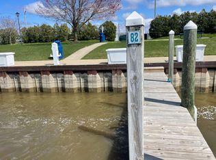 398 Anchors Way #82S, Saint Joseph, MI 49085