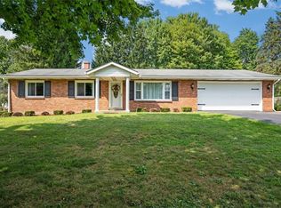 226 Sunset Dr, New Castle, PA 16105