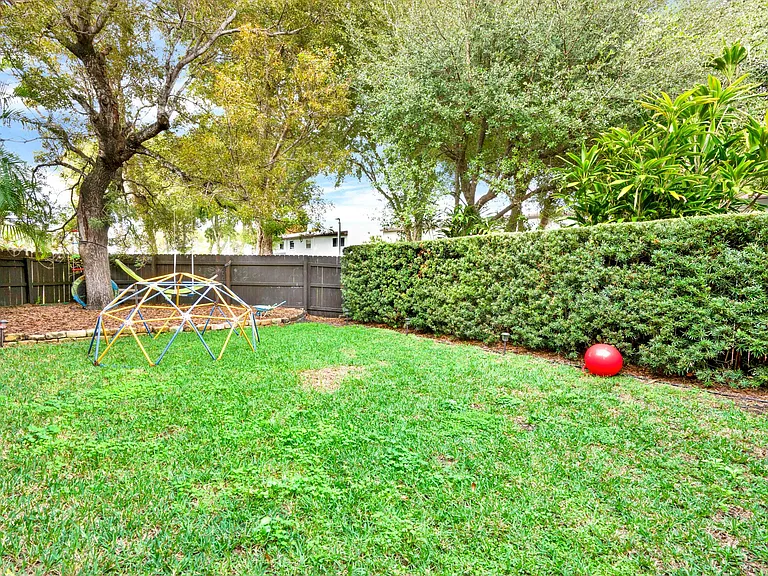 7104 SW 110th Ave — Photo 14