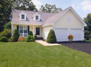 4 Alpine Rdg, Smithfield, RI 02917
