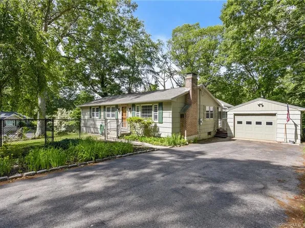 11 Van Tassel Drive, Ledyard, CT 06335