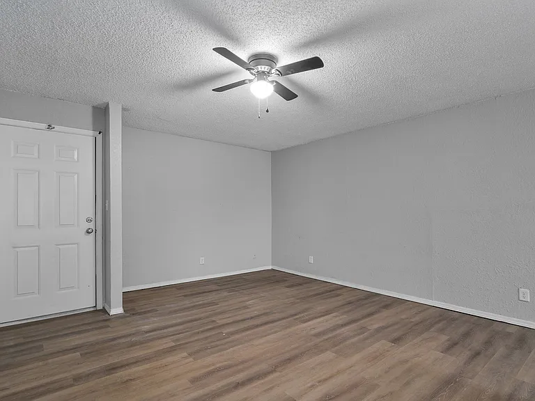 True North Apartments — Photo 8