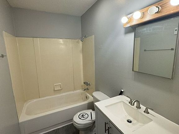 5th image of 6621 Fairfield Ave #6625