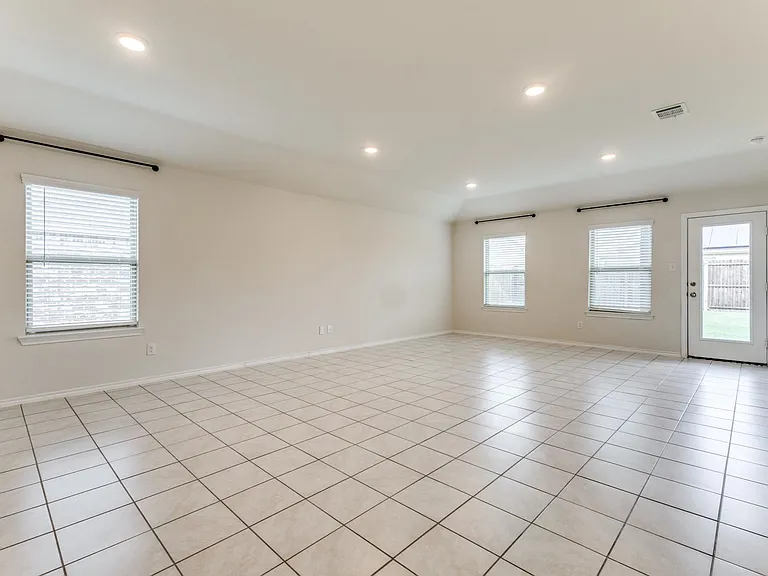 311 Milo Way — Photo 9