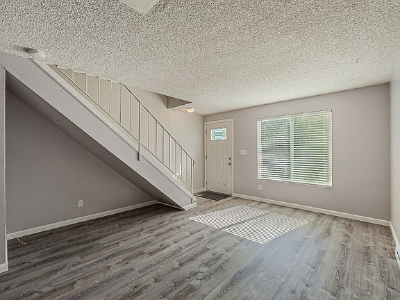 5th image of 837 4th Ave N APT B