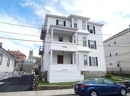 2nd image of 28 Scott St