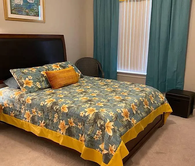Guest room.
