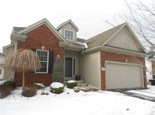 17 Brendans Dr, East Amherst, NY 14051