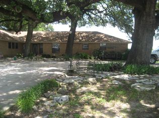 592 Old Luling Rd, Seguin, TX 78155