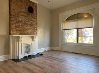 2736 Armand Pl #B, Saint Louis, MO 63104