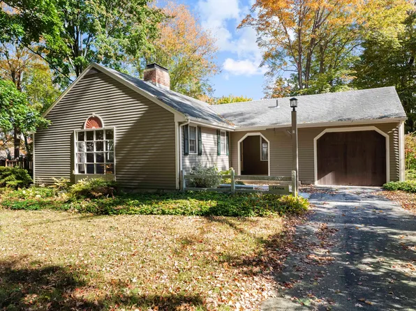 11 Charles Street, Essex, CT 06409