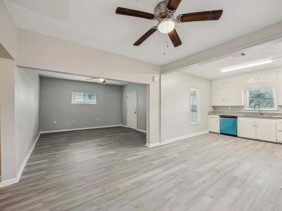 4th image of 710 E Magnolia St