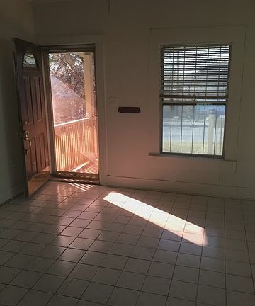 3rd image of 420 Dreiss St