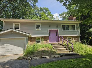 628 Warren Wright Rd, Belchertown, MA 01007