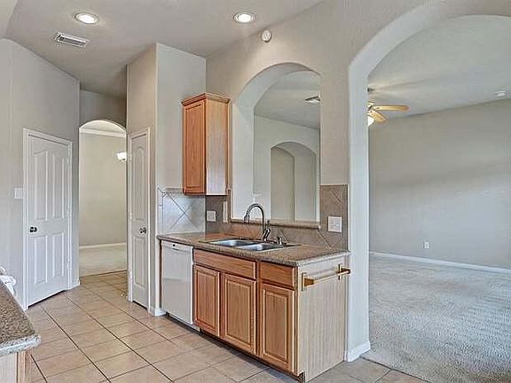 3rd image of 426 Sandstone Creek Ln