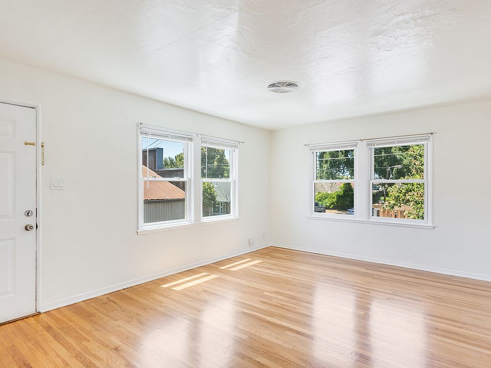 1st image of 206 S Morrison Ave