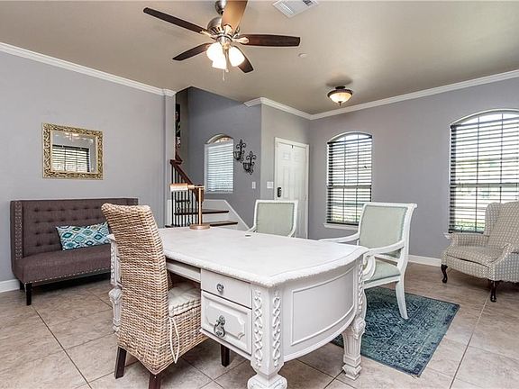 5th image of 1801 Desoto Dr