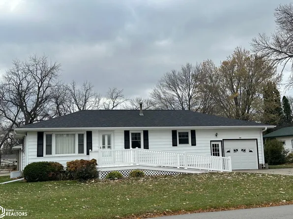 108 4th St W, West Bend, IA 50597