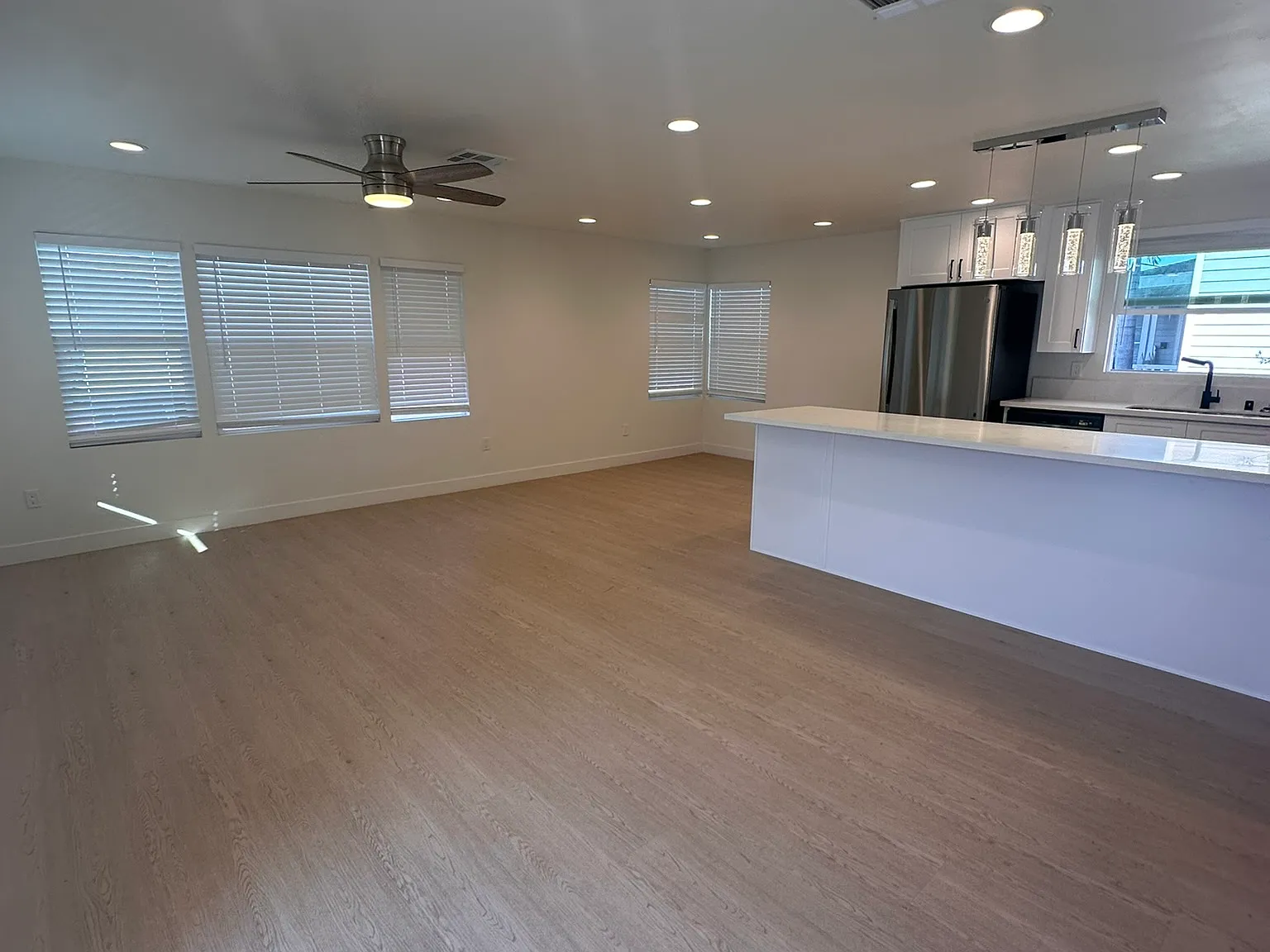 5 bed, 1500 sqft, $4,600 — Photo 3