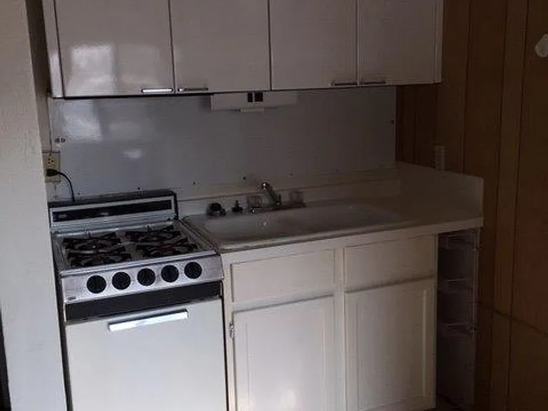 312 N Lawler St — Photo 4