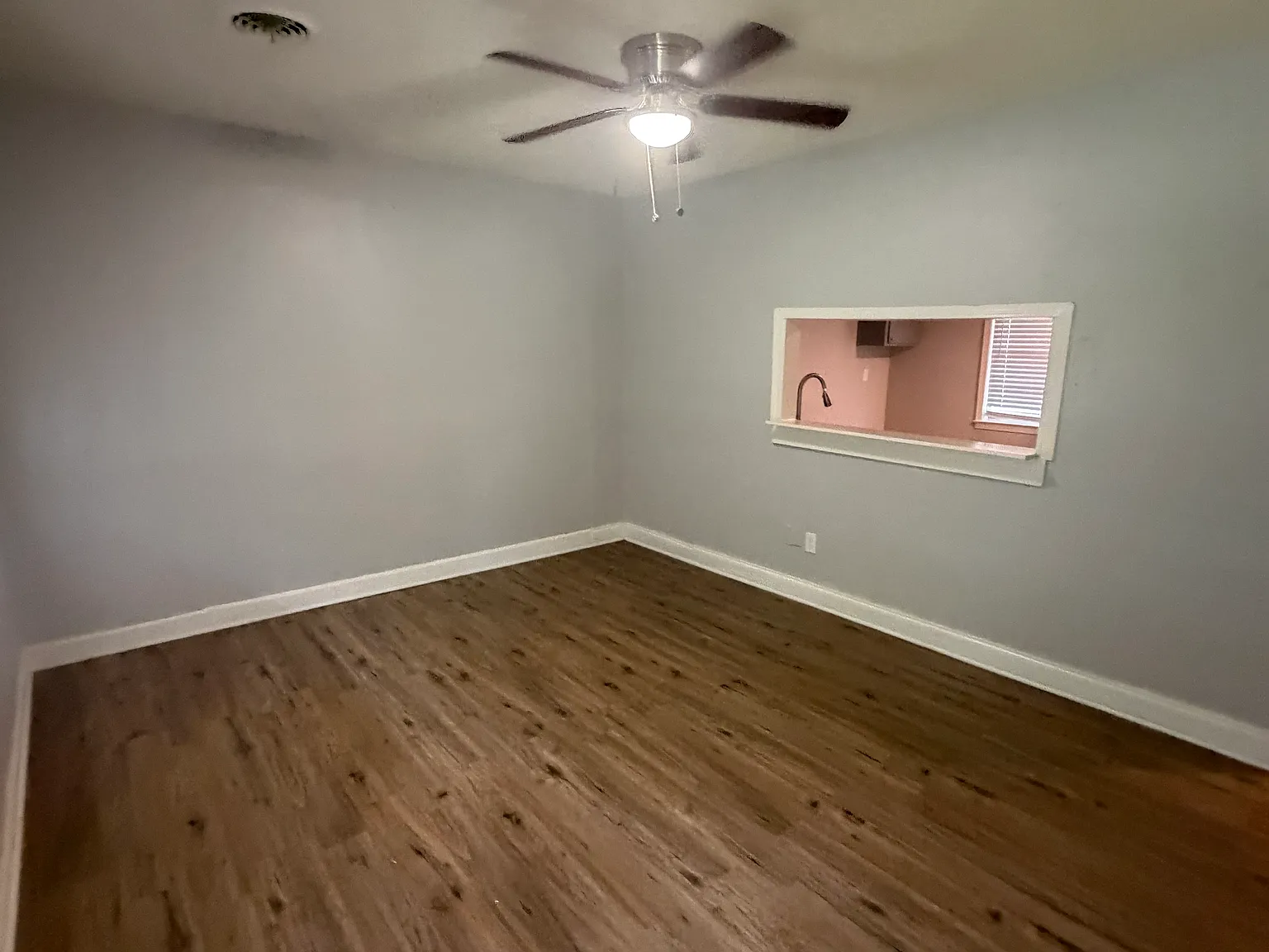 4 bed, 1369 sqft, $1,275 — Photo 2