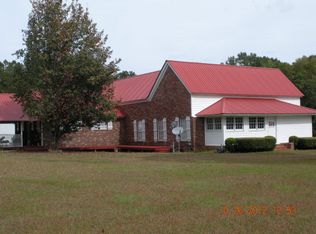 2431 E Hencart Rd, Glennville, GA 30427