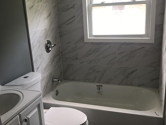 4th image of 126 Laura Ave #3
