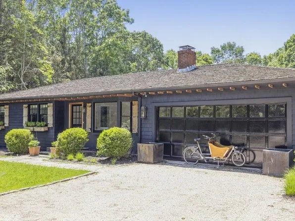 90 Denise St, Sag Harbor, NY 11963